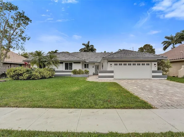 1741 W Oak Knoll Cir, Davie, FL 33324