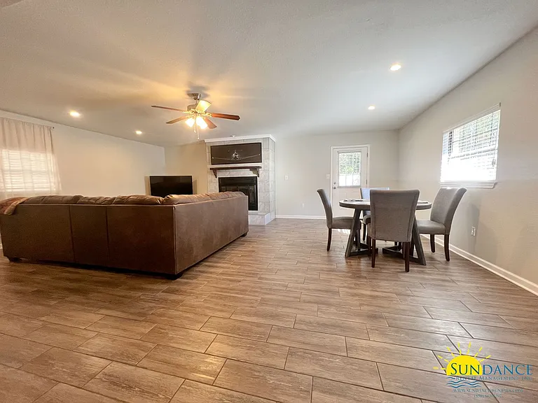 129 Boyce Dr — Photo 3