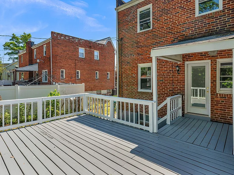 3912 Mortimer Ave — Photo 29
