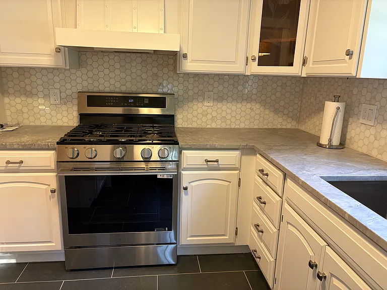 880 Doris Dr — Photo 6