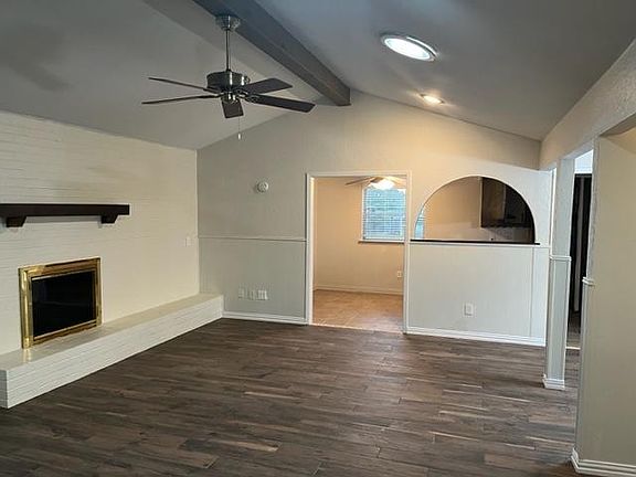 4th image of 806 Crest Oak Ct