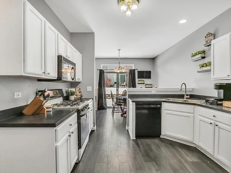 2904 Falling Waters Dr — Photo 10