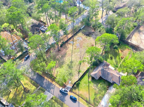 1701 Pine Village Dr, Houston, TX 77080