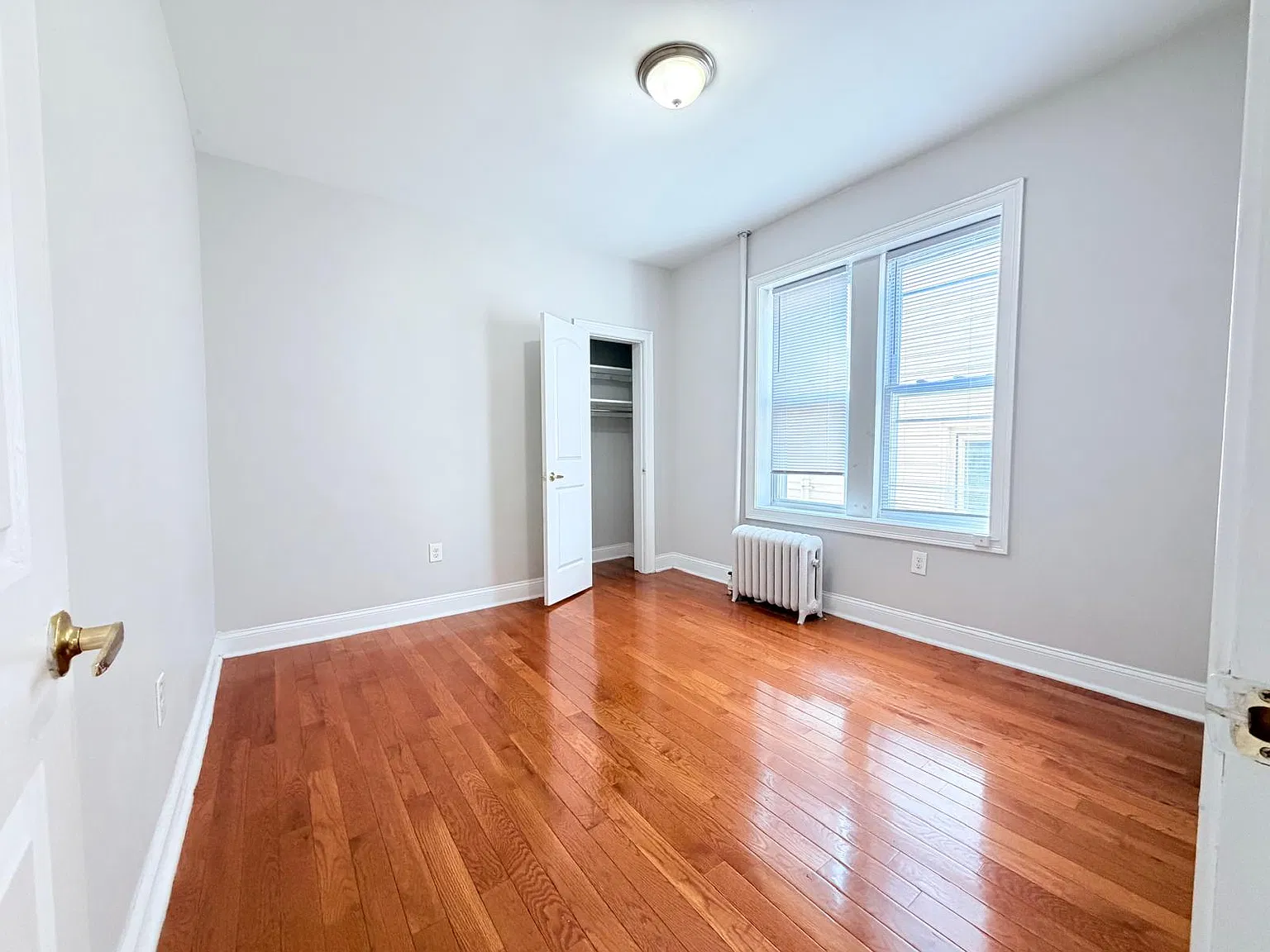 941 Pavonia Ave — Photo 3