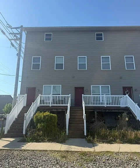 138 Front St — Photo 15