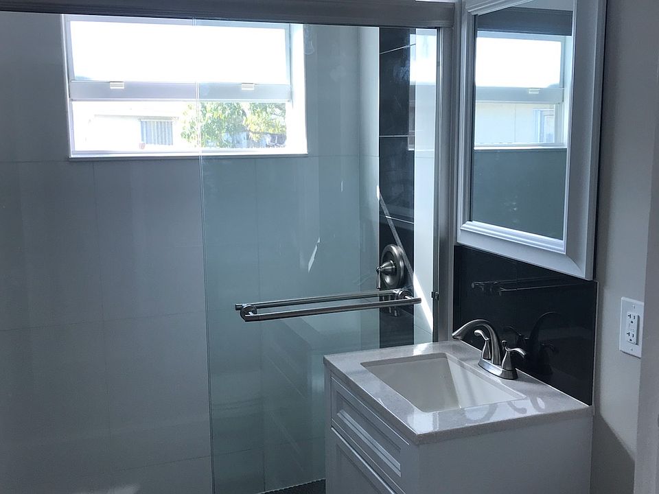 1st image of 624 W Ocean Ave