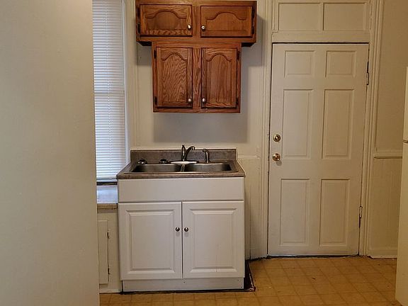 5th image of 223 East Ave