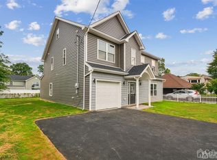 109 Idlewild Rd, Edison, NJ 08817