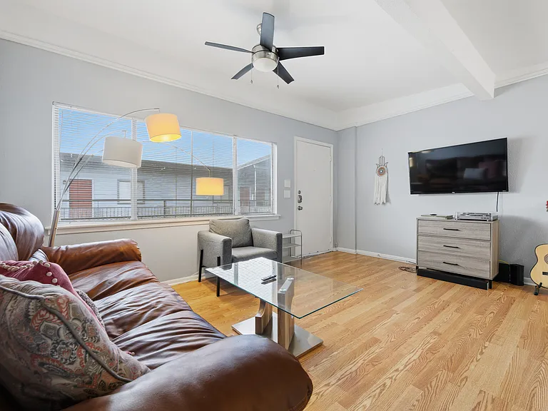 2408 Longview St #204 — Photo 7