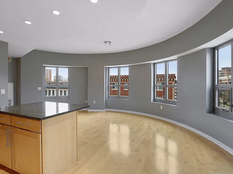 929 Portland Ave #306 — Photo 2