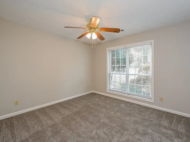750 Paris Dr — Photo 13