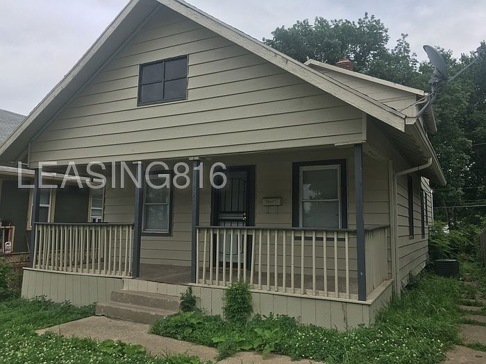 1st image of 1925 Spruce Ave