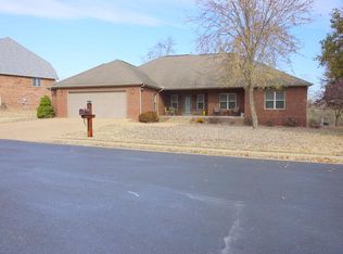 135 Spurlock Dr, Branson, MO 65616