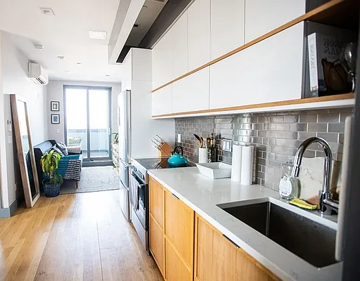 Rented by LINK Brokerages New York LLC | media 30