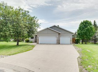 4328 S Rivershore Dr, Moorhead, MN 56560