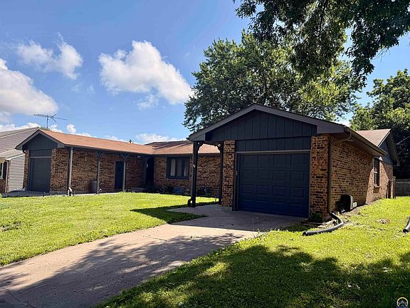 2nd image of 930-932 SW Kent Pl