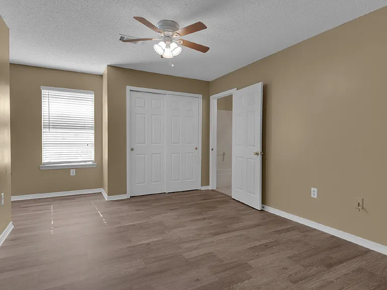 2125 Tom St — Photo 15