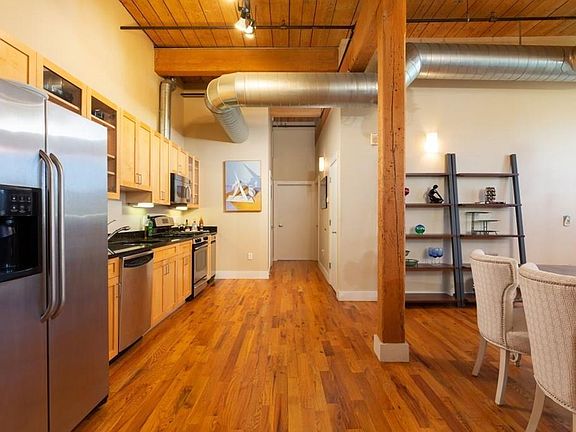 5th image of 589 Essex St Unit 409
