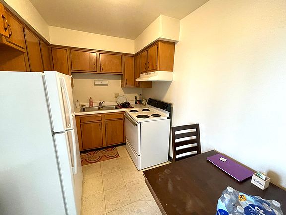 5th image of 1320 E Capitol Dr APT 205