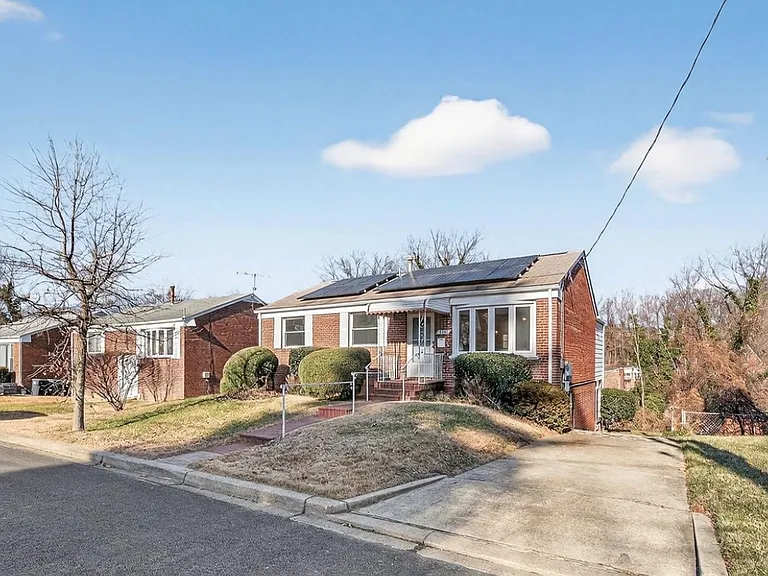 3108 P St SE — Photo 1