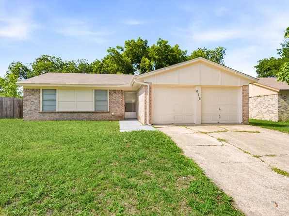 616 Reveille Rd, Fort Worth, TX 76108