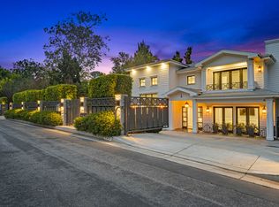 126 N Canyon View Dr, Los Angeles, CA 90049