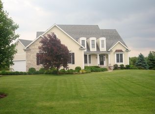 38W125 Henrickson Rd, St Charles, IL 60175