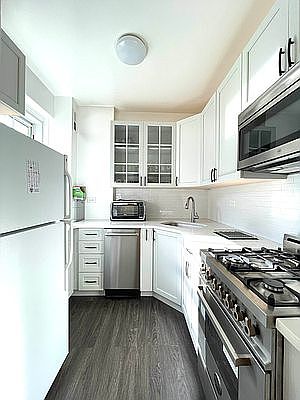 4th image of 200 Cabrini Blvd APT 35