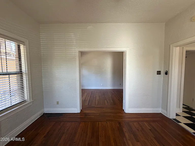 902 E Palm Ln #4 — Photo 7