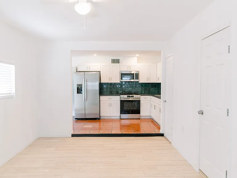 1385 Oblate Dr — Photo 8