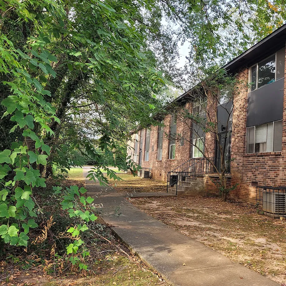 2 bed, 750 sqft, $1,100 — Photo 2