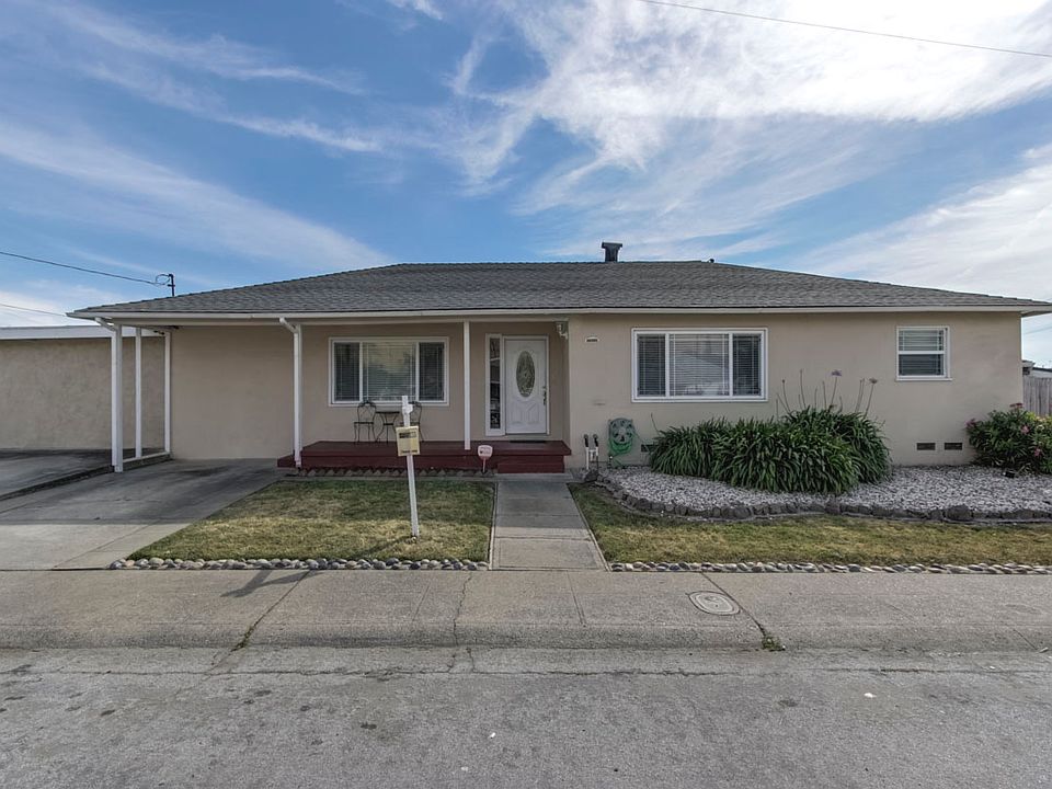 1st image of 32321 Pulaski Dr