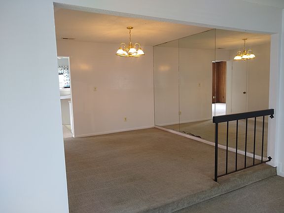 5th image of 929 Birch Rd