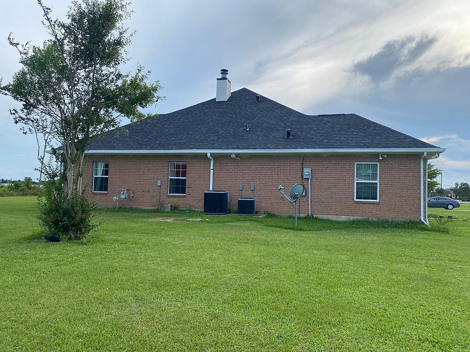 2nd image of 2819 Eva Ln #1