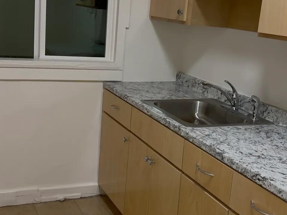 2621 N Broadway #8