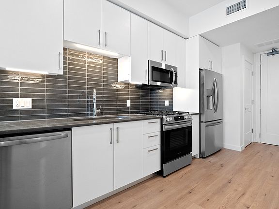 4th image of 1212 Demonbreun St #1012