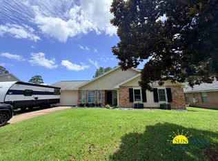 541 E Timberlake Dr, Mary Esther, FL 32569