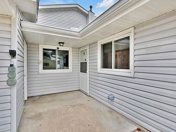 5th image of 373 Pleasure Creek Dr NE