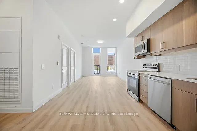 1333 Weber St E #103 — Photo 18