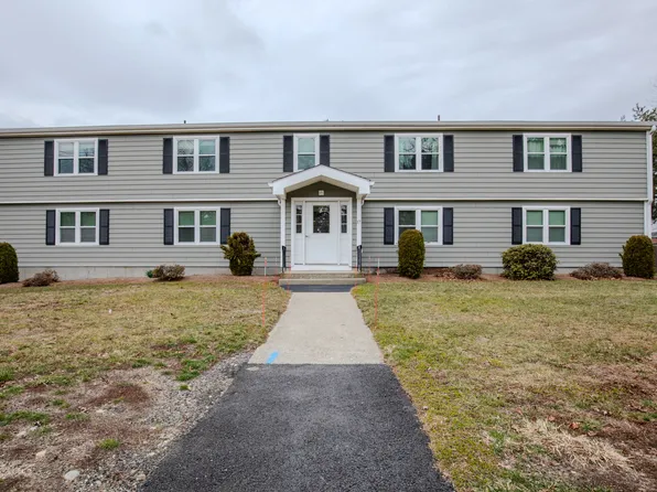 17 Anderson Ave APT D, Middleboro, MA 02346