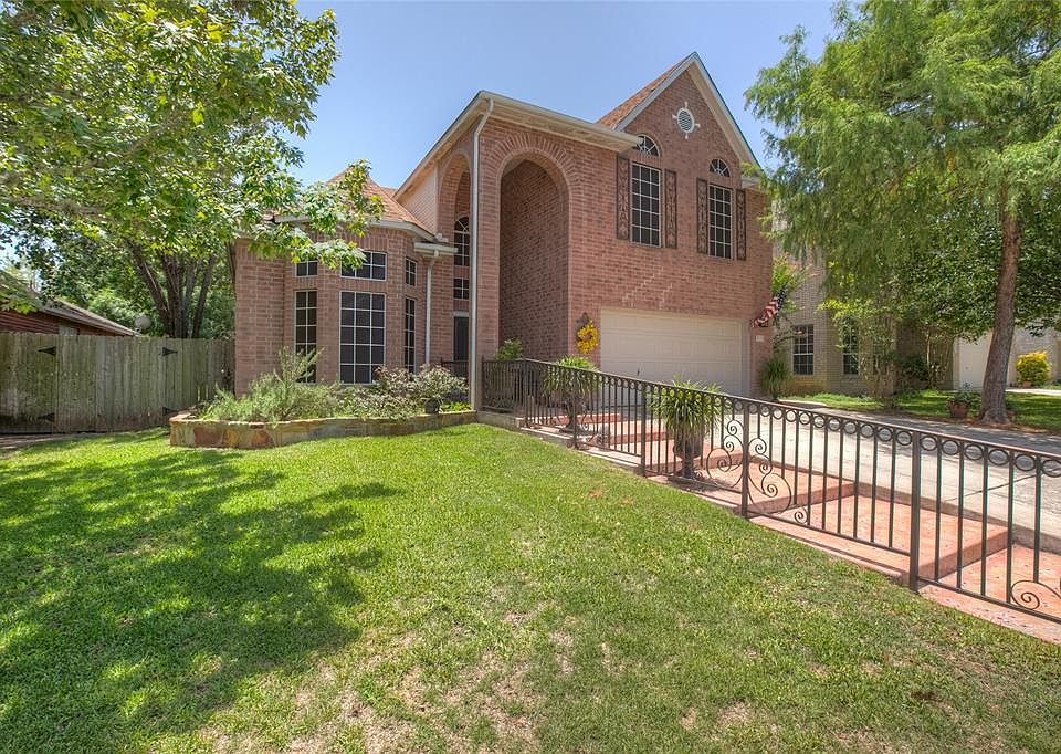 1st image of 21115 Simi Valley Dr