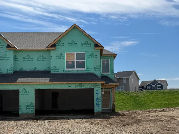 2154 Tyrone Dr, Shakopee, MN 55379