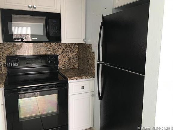 2nd image of 1700 NE 191st St APT 503