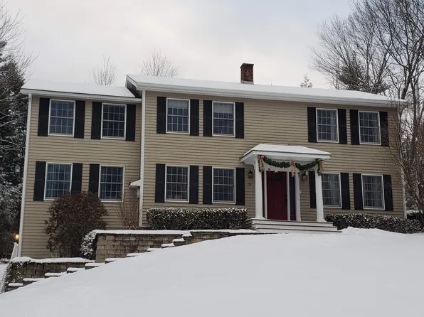 55 Wellington Cir, Lebanon, NH 03766