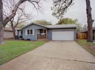 1110 Hollis St, Arlington, TX 76013