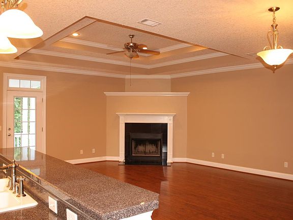 4th image of 44 Greyfield Dr