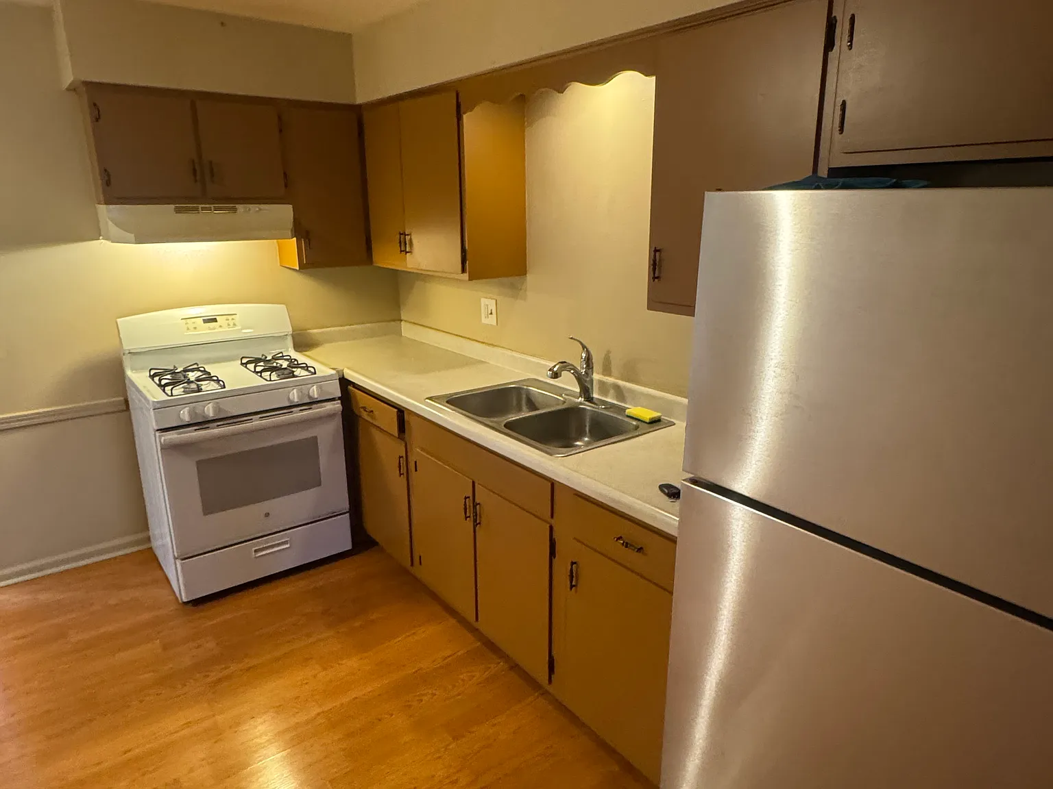2 bed, 850 sqft, $1,550 — Photo 3
