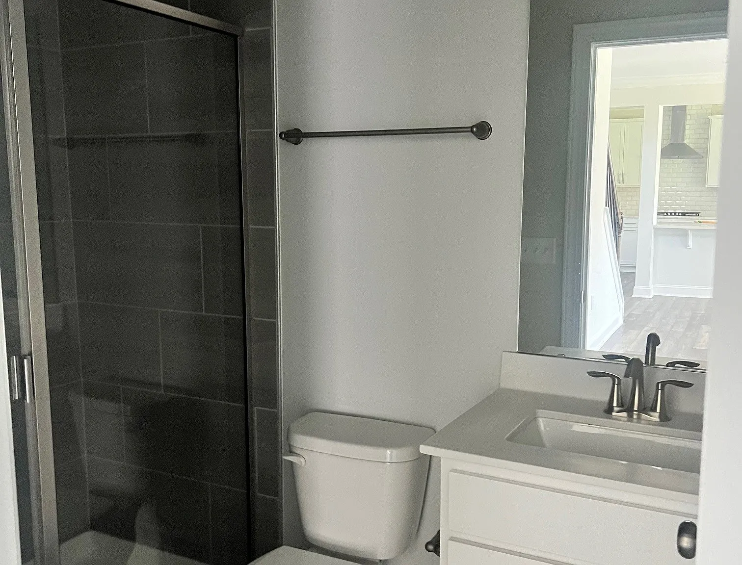 5 bed, 2619 sqft, $2,850 — Photo 3