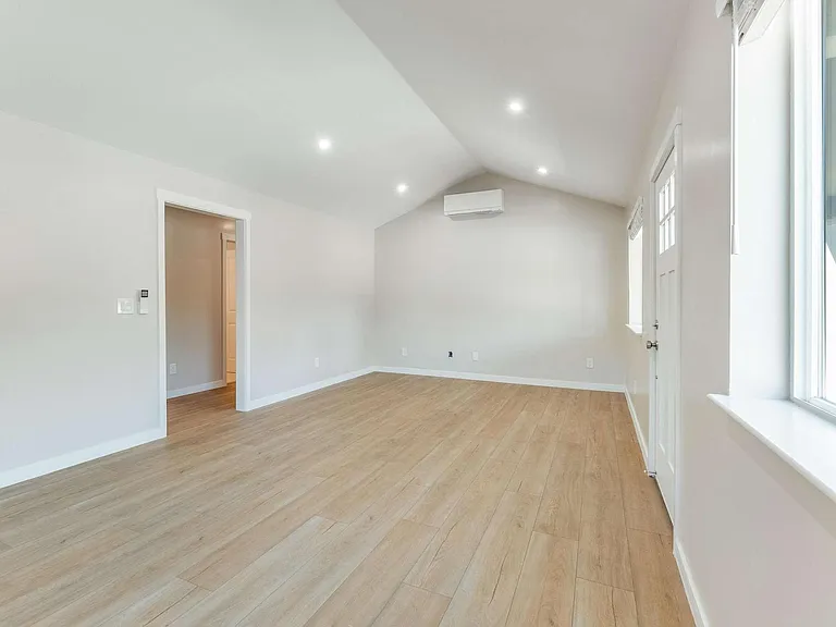 1045 Allegheny Dr — Photo 4