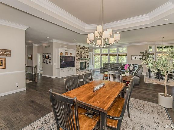 4th image of 1015 Bellevaux Pl